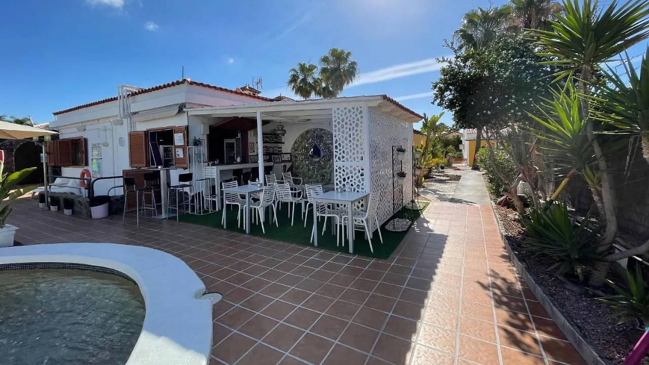 Rainbow Golf Bungalows, Gay Men-Only Resort マスパロマス スペイン