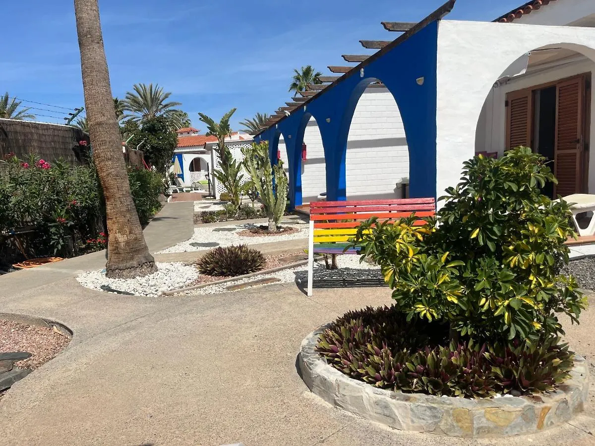 Rainbow Golf Bungalows, Gay Men-Only Resort マスパロマス ホリデーパーク