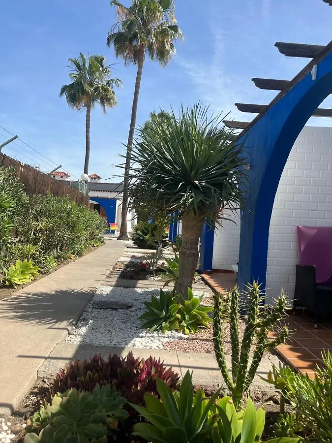 Rainbow Golf Bungalows, Gay Men-Only Resort マスパロマス スペイン